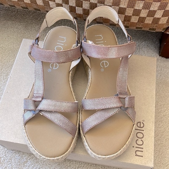 Brand New Nicole Genuine Leather Pathbreaker Espadrille Wedge Sandals Metallic - Picture 3 of 15